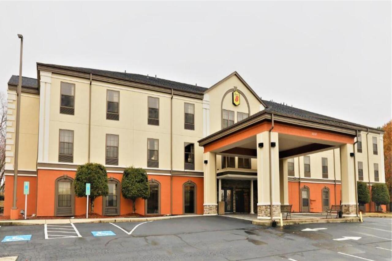 Super 8 By Wyndham High Point/Greensboro מראה חיצוני תמונה
