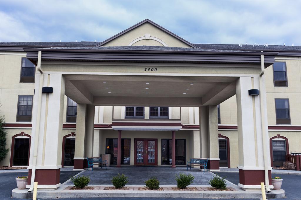 Super 8 By Wyndham High Point/Greensboro מראה חיצוני תמונה