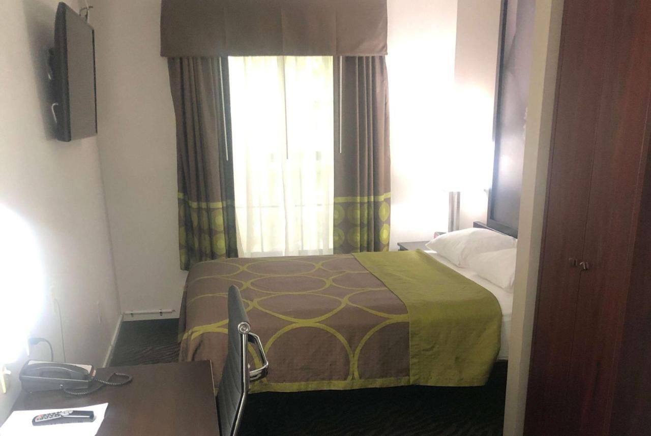 Super 8 By Wyndham High Point/Greensboro מראה חיצוני תמונה
