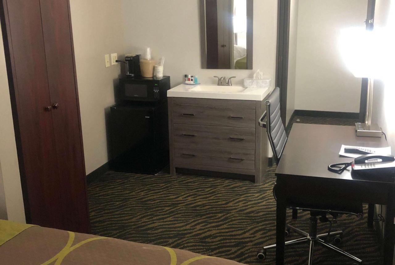 Super 8 By Wyndham High Point/Greensboro מראה חיצוני תמונה