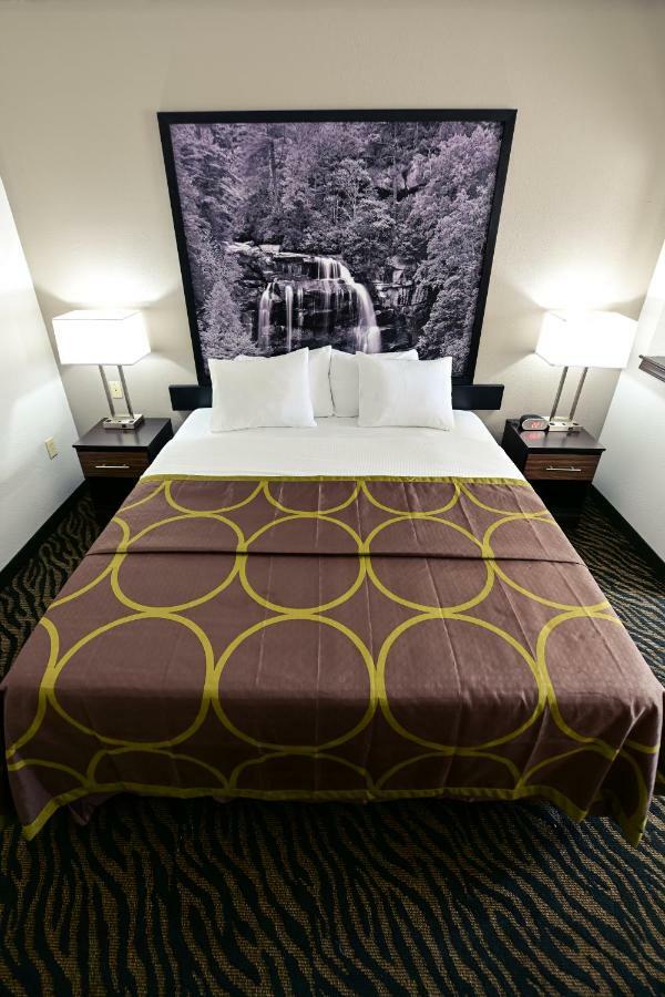 Super 8 By Wyndham High Point/Greensboro מראה חיצוני תמונה